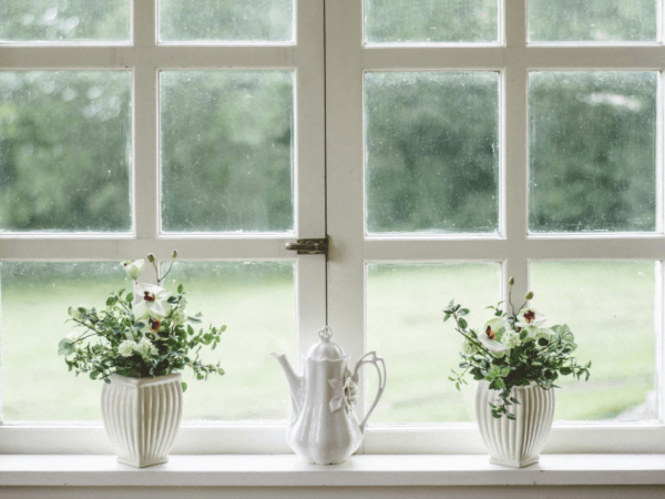 5 Signs It’s Time to Replace Your Old Windows with Vinyl